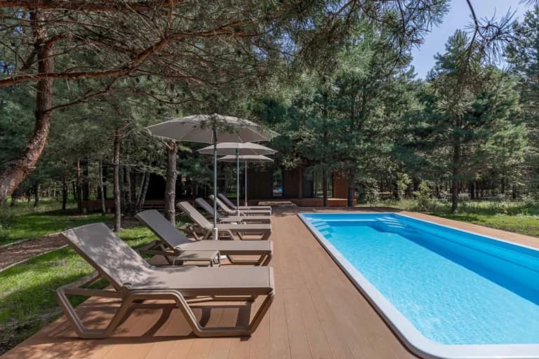 Lodge Premium pool